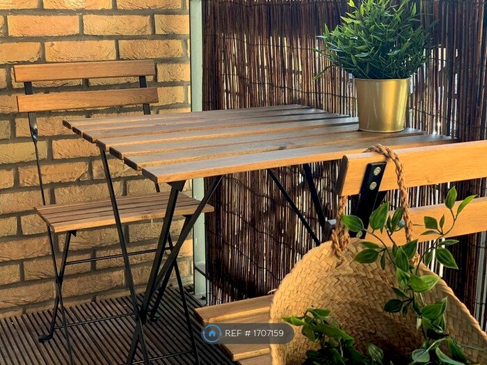 2 Bedroom Flat To Rent In London, Ng, N11