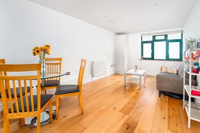 1 Bedroom Apartment To Rent In Buckhurst Street, London, E1