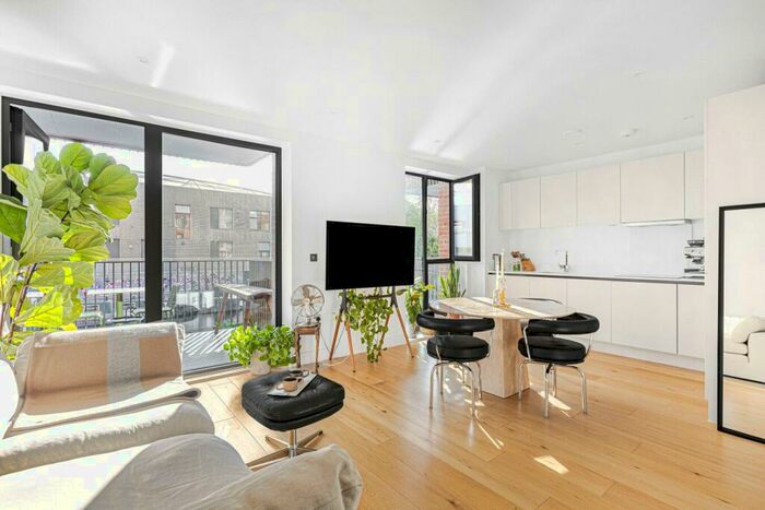 1 Bedroom Apartment To Rent In Wild Flower Gardens, London, E3