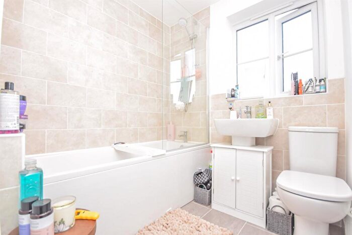 4 Bedroom Semi Detached House For Sale In Stork Lane, Rothwell, Kettering, NN14