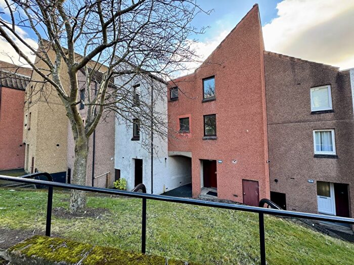 5 Bedroom Town House To Rent In Dundee, DD4