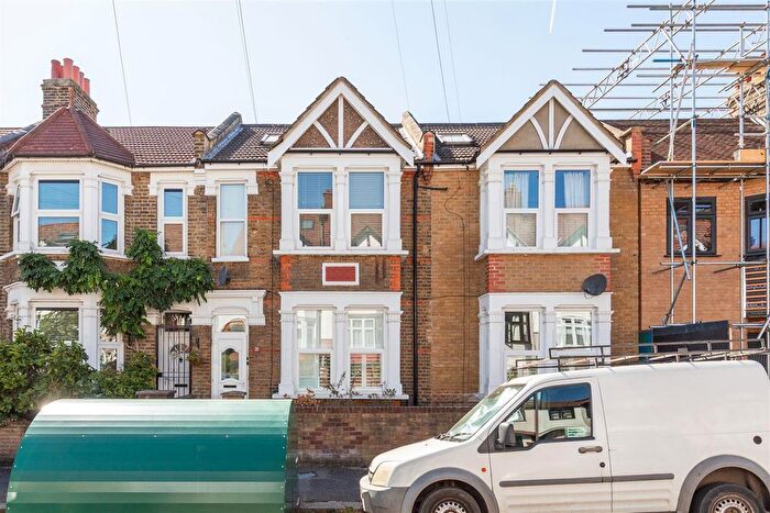 2 Bedroom Flat For Sale In Ferndale Avenue, Walthamstow, E17