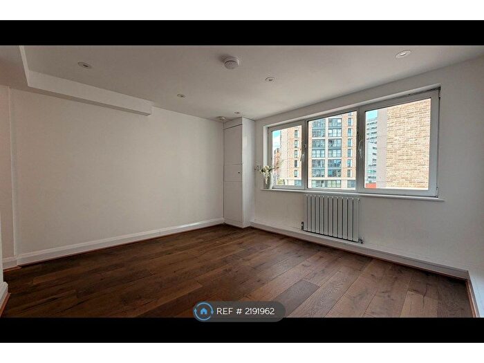 2 Bedroom Flat To Rent In North End, Croydon, CR0