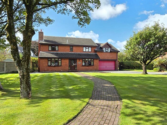 5 Bedroom Detached House For Sale In Chapel Close, Wesham, PR4