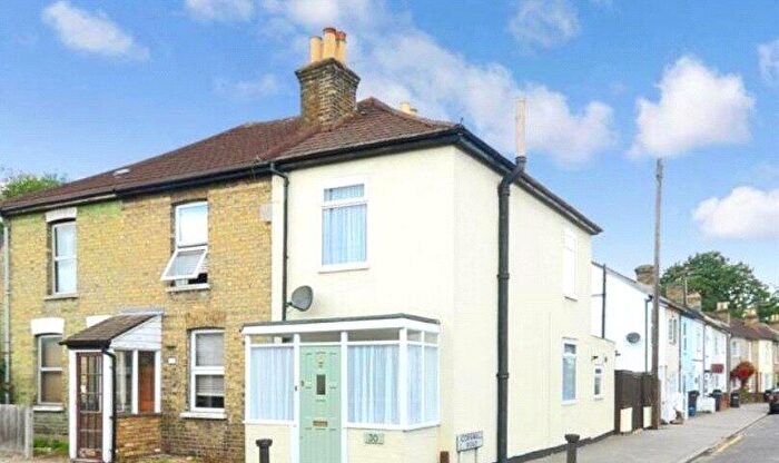 2 Bedroom End Of Terrace House For Sale In Cuthbert Road, Croydon, Old Town, CR0