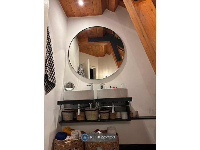 1 Bedroom Flat To Rent In Wapping High St, London, E1W