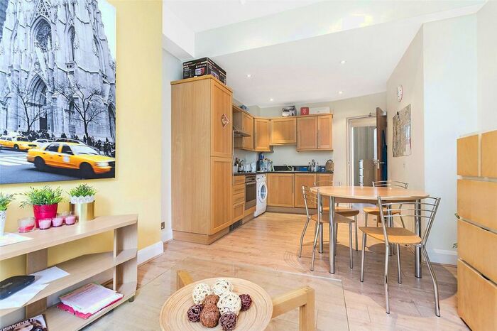2 Bedroom Flat To Rent In Theobalds Road, London, WC1X