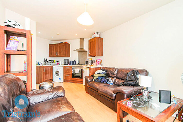 2 Bedroom Apartment To Rent In Flat, Park View Court, West Bridgford, NG2