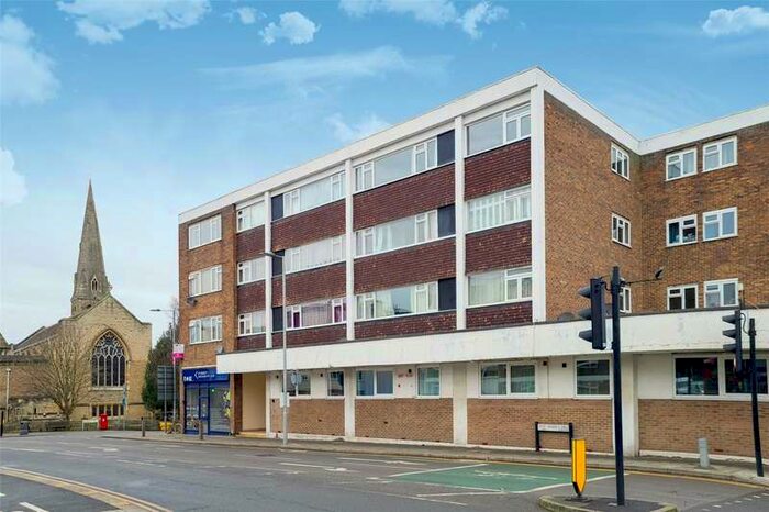 2 Bedroom Flat To Rent In St. Mark's Hill, Surbiton, KT6