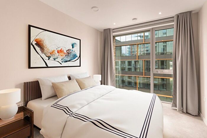 2 Bedroom Apartment To Rent In Nine Elms Lane, London, SW11