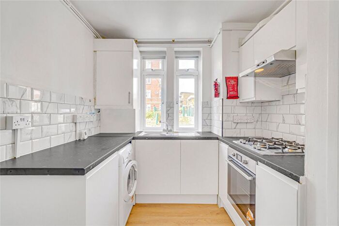 3 Bedroom Flat To Rent In Albert Carr Gardens, London, SW16