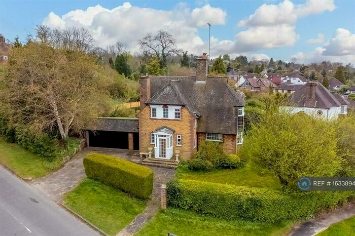 3 Bedroom Detached House To Rent In Tudor Close, Banstead, SM7