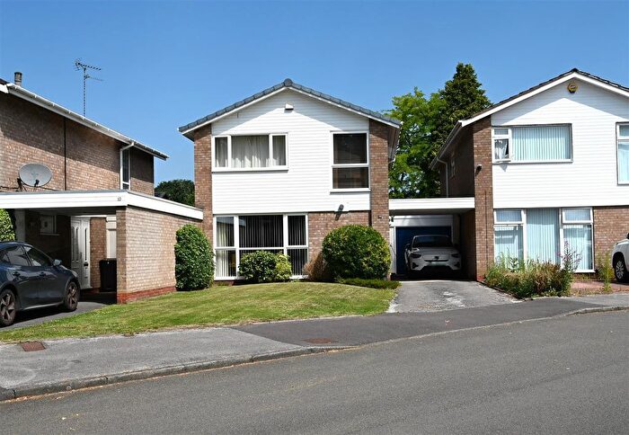 4 Bedroom Link Detached House For Sale In The Dreel, Edgbaston, Birmingham, B15