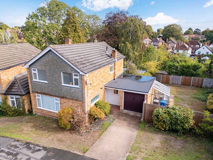 4 Bedroom Detached House For Sale In Belmont Drive, Maidenhead, SL6