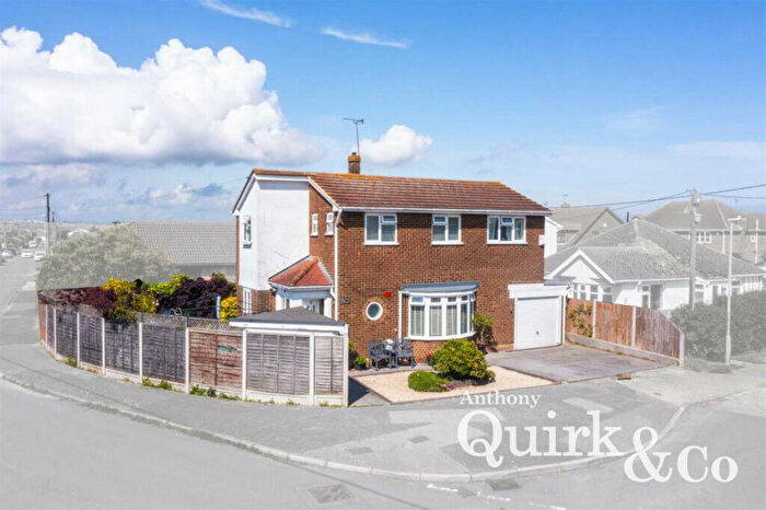 4 Bedroom Detached House For Sale In Maurice Road, Canvey Island, SS8