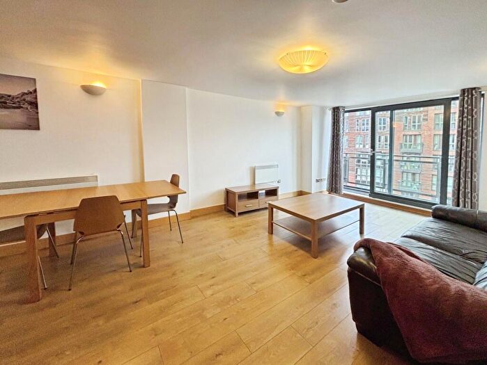 2 Bedroom Flat To Rent In Little Neville Street, Leeds, West Yorkshire, Uk, LS1