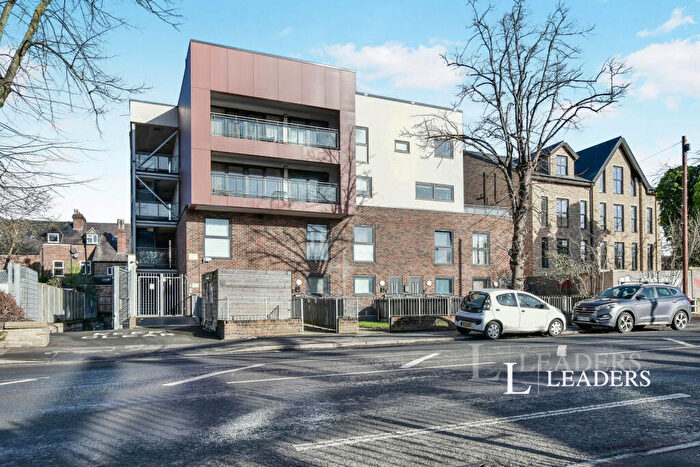 2 Bedroom Flat To Rent In Wilbraham Road, Manchester, Greater Manchester, M14