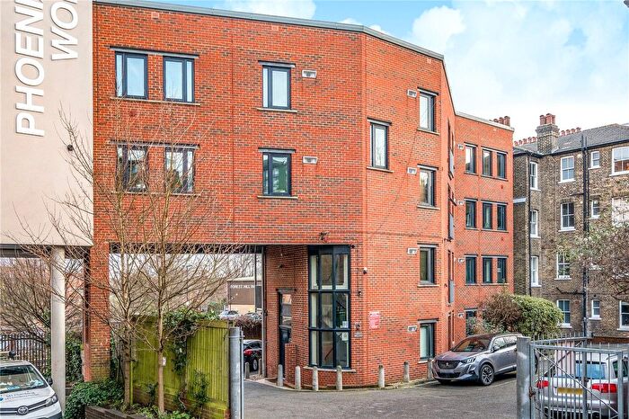 1 Bedroom Flat For Sale In Bird In Hand Mews, London, SE23