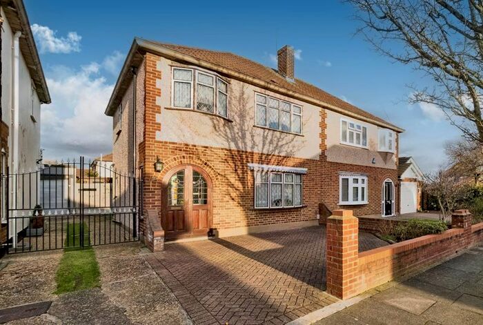 3 Bedroom Semi-Detached House To Rent In Spey Way, Rise Park, Romford, RM1