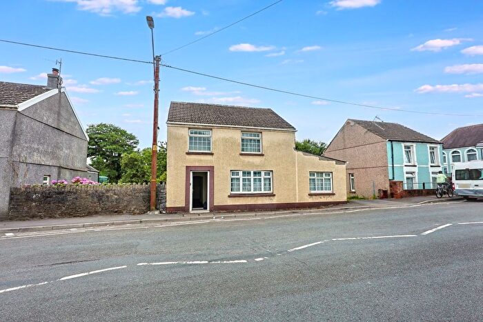 3 Bedroom Detached House For Sale In Tanygraig Road, Llanelli, Dyfed, SA14