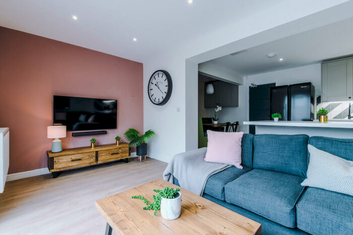 6 Bedroom Terraced House To Rent In Capricorn Way, Salford, M6