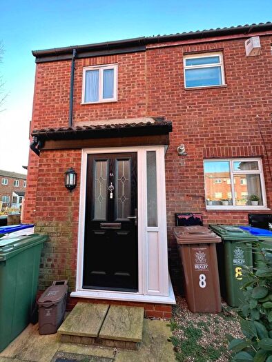 2 Bedroom House To Rent In Grange Crescent, Thamesmead, SE28