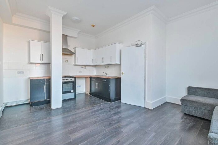 2 Bedroom Flat For Sale In Upton Heights, Upton, London, E7