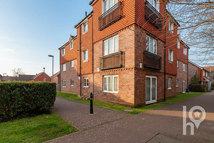 2 Bedroom Flat For Sale In Limehouse Court, Great Easthall, ME10
