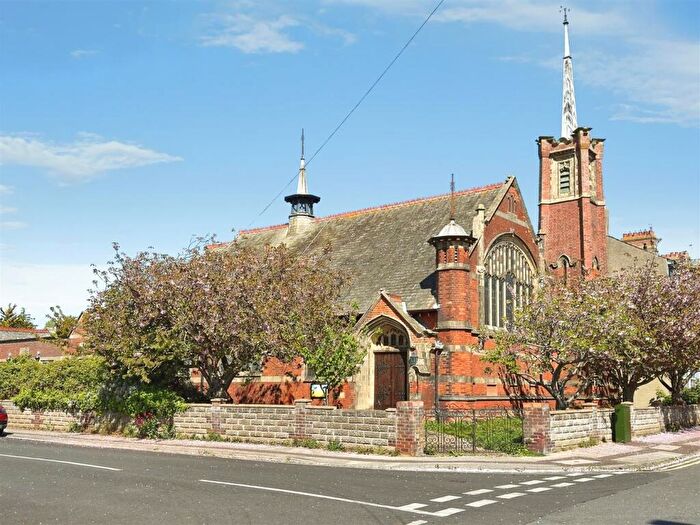 Town House For Sale In Morton Road, Pakefield, Lowestoft, Suffolk, NR33