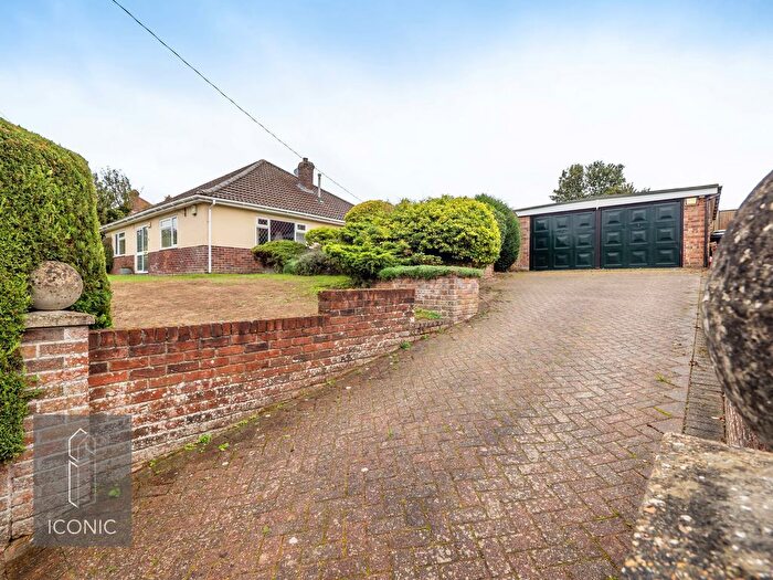 3 Bedroom Detached Bungalow For Sale In Grove Avenue, Norwich, NR5