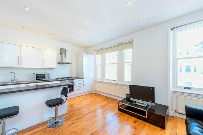 1 Bedroom Flat To Rent In Westgate Terrace, Chelsea, London, SW10