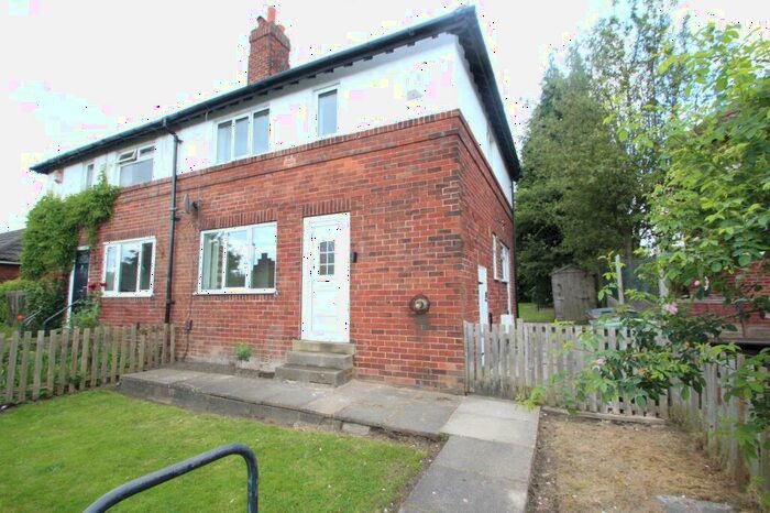 3 Bedroom Semi-Detached House To Rent In King Edward Avenue, Horsforth, Leeds, West Yorkshire, Uk, LS18