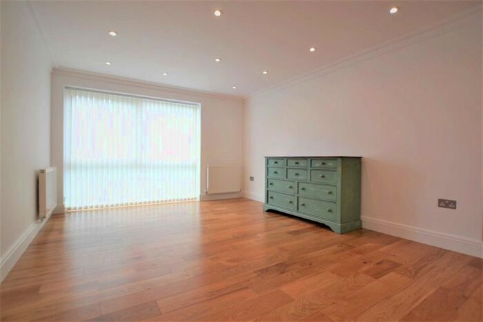1 Bedroom Flat To Rent In Fortis Green, London, N2