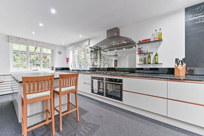 4 Bedroom Detached House For Sale In Norbury Avenue, Norbury, London, SW16