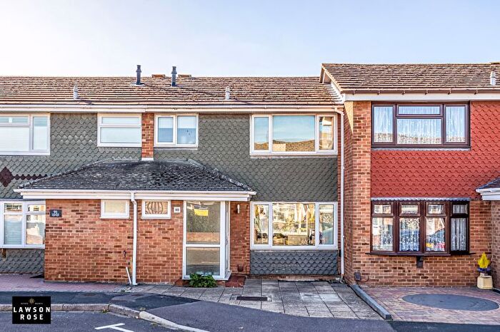 3 Bedroom Terraced House For Sale In Godwit Road, Southsea, PO4