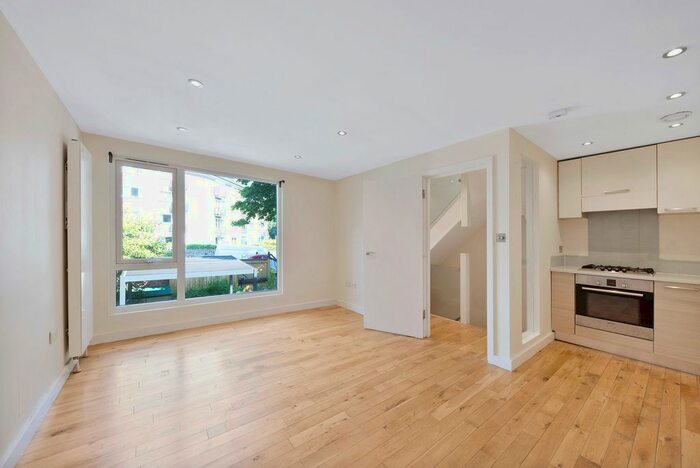 2 Bedroom Property To Rent In Augustus Road, London, SW19