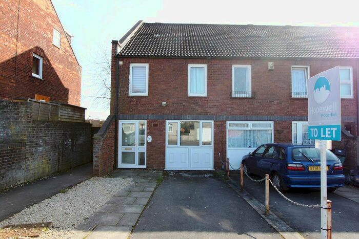 6 Bedroom Property To Rent In Small Lane, Bristol, BS16