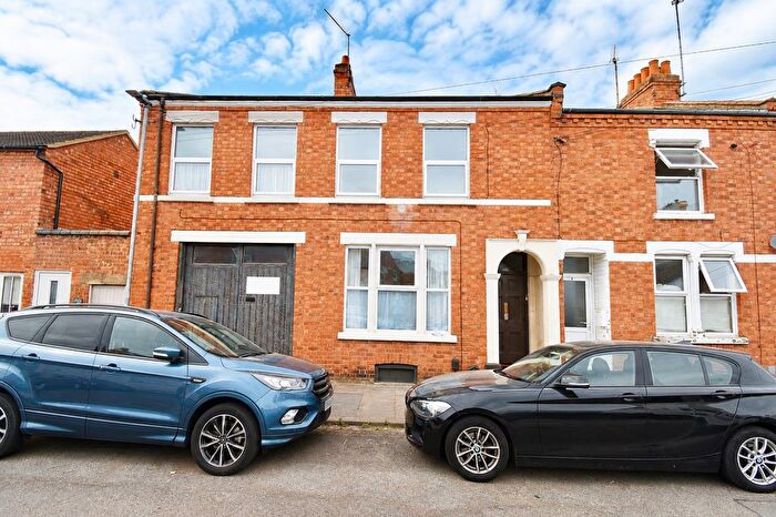 1 Bedroom Flat To Rent In Roe Road, Abington, Northampton, NN1
