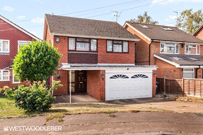 4 Bedroom Detached House For Sale In John Eliot Close, Nazeing, Waltham Abbey, EN9