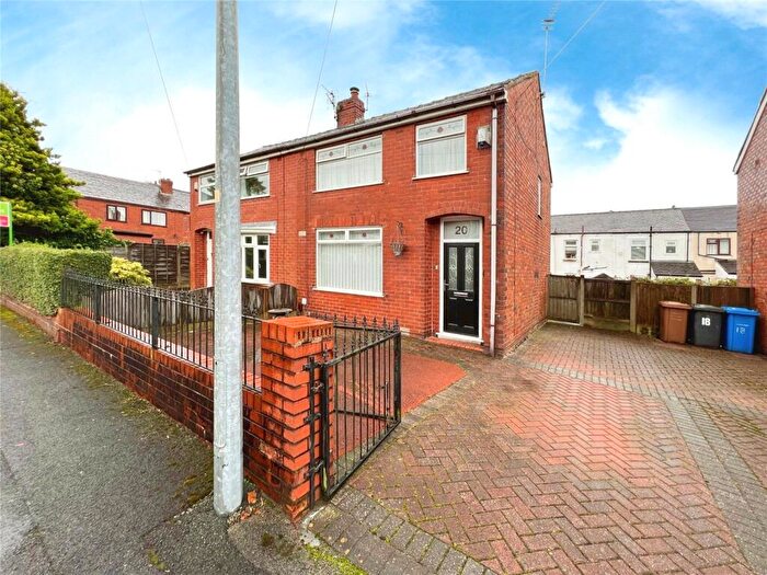 3 Bedroom Semi-Detached House To Rent In Shiel Street, Worsley, Manchester, Greater Manchester, M28