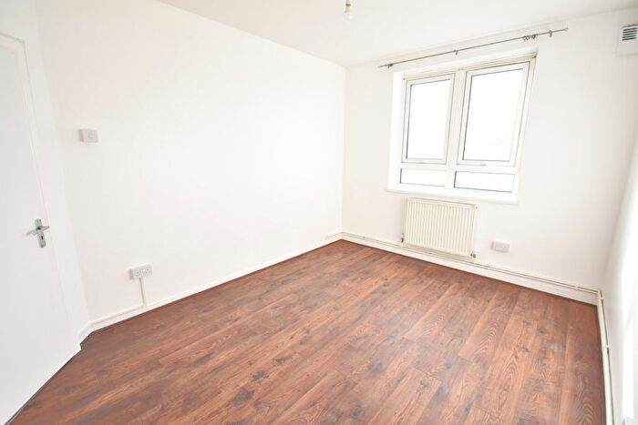 3 Bedroom Flat To Rent In Darling Row, Whitechapel, E1