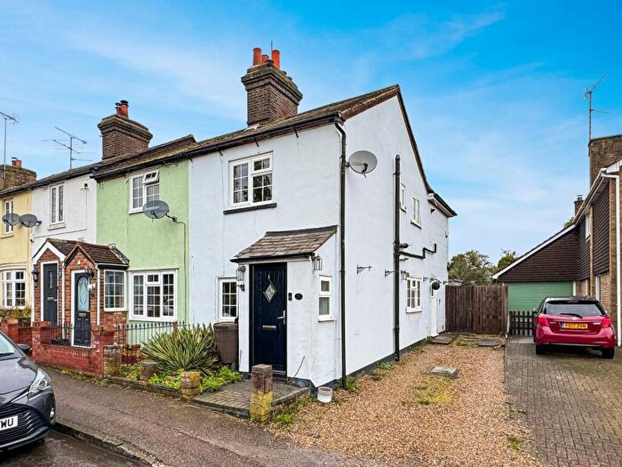 2 Bedroom End Of Terrace House For Sale In Church Road, Streatley, LU3