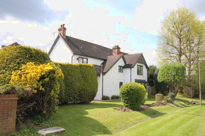 2 Bedroom Retirement Property For Sale In Merrylands Farm, Great Bookham, KT23