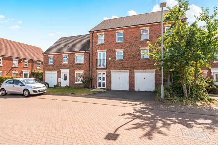 4 Bedroom House For Sale In Dalton Green, Langley, SL3