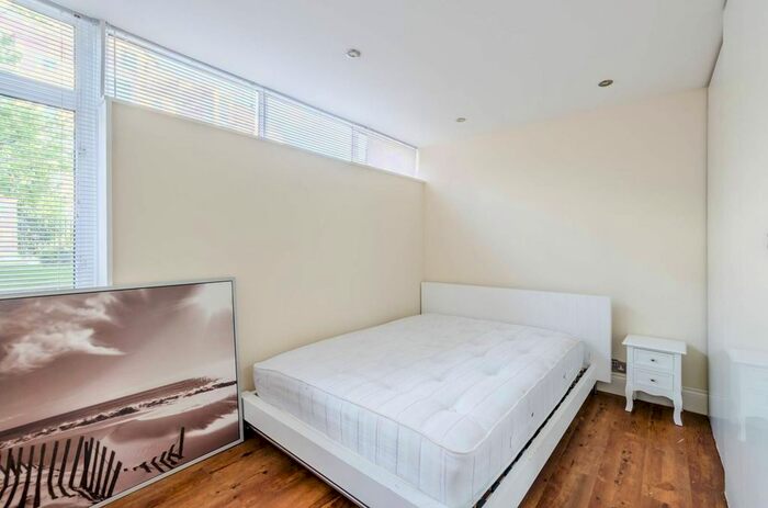 1 Bedroom Flat To Rent In Fulham Road, Fulham Broadway, London, SW6