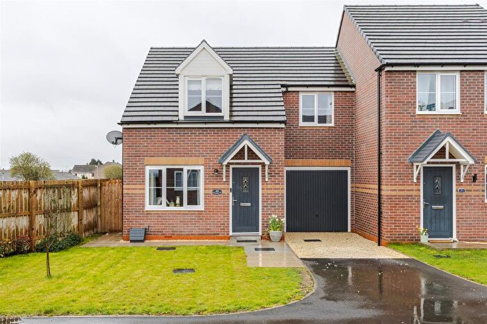 3 Bedroom Semi Detached House For Sale In Cornfield Way, Winterton, DN15