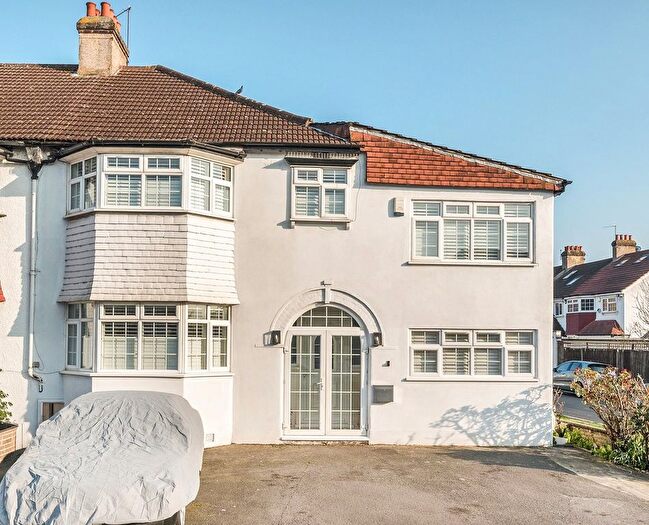 4 Bedroom Semi Detached House For Sale In Briar Avenue, Streatham, London, SW16