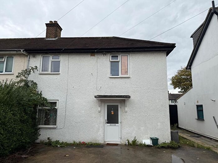 3 Bedroom Semi-Detached House To Rent In Third Avenue, Hayes, UB3
