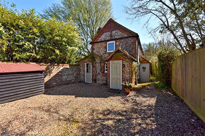 2 Bedroom Detached House To Rent In Beamond End, Amersham, Buckinghamshire, HP7