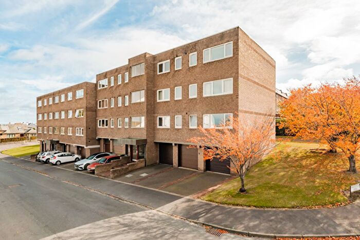 2 Bedroom Flat For Sale In / Craigleith Avenue South, Edinburgh, EH4